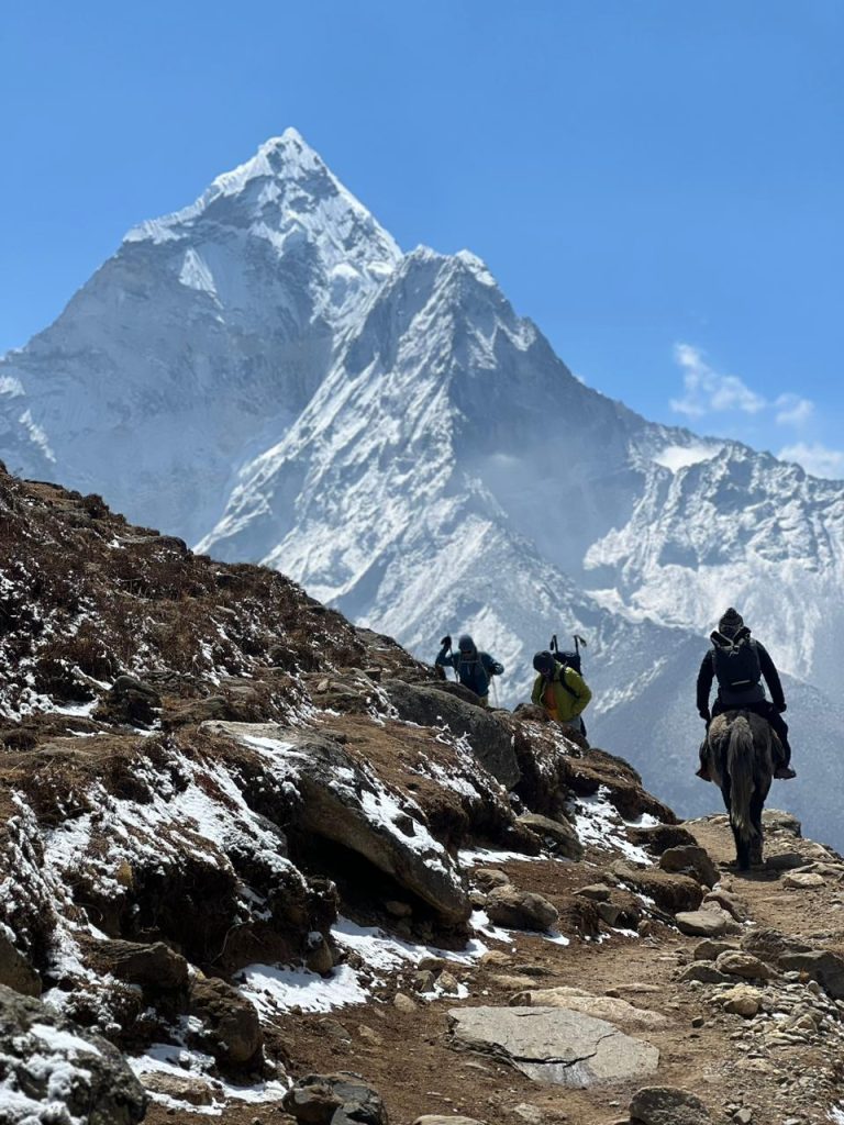 Everest-base-camp-by-road